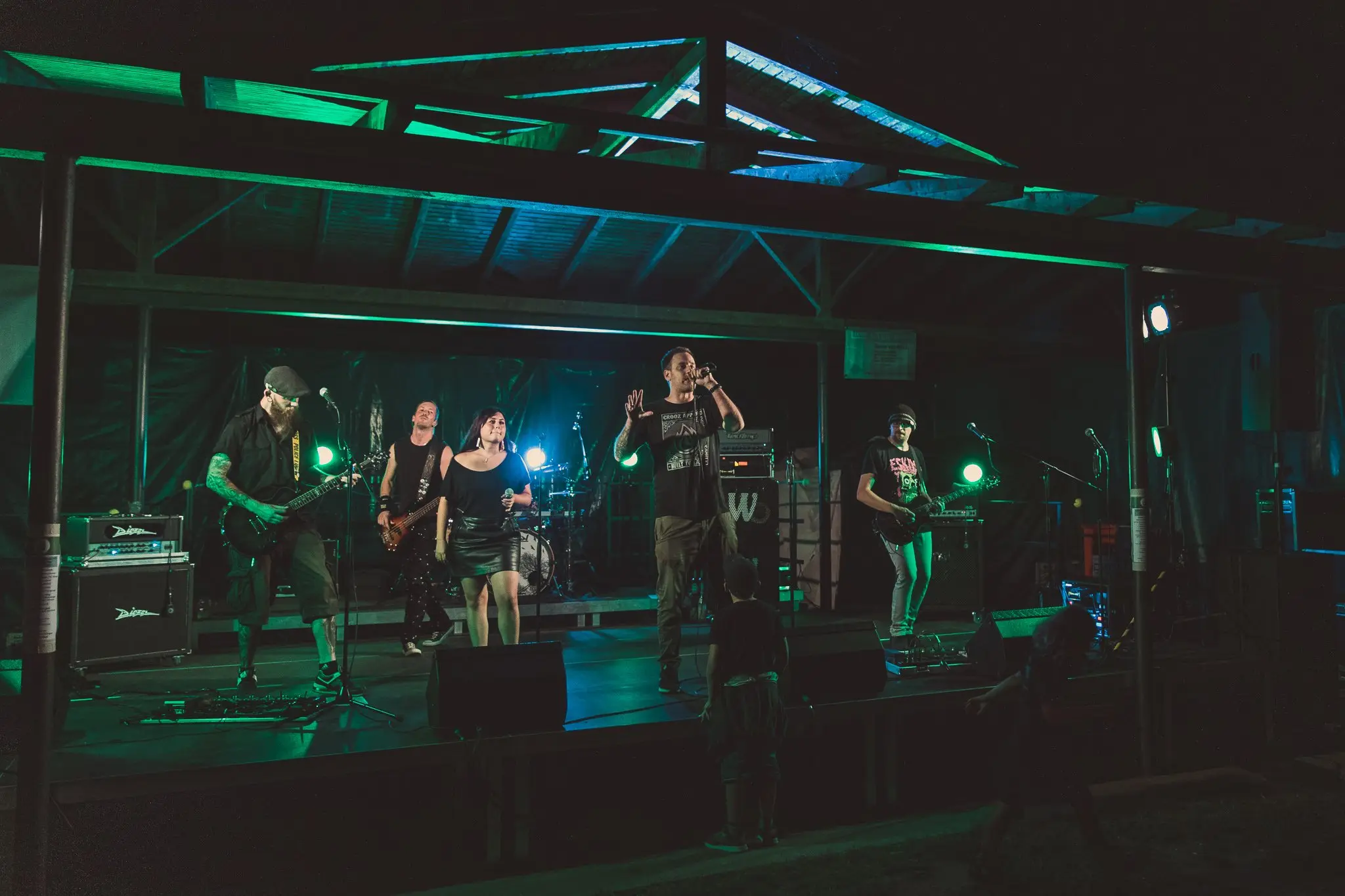 Besucher und Foodtruck-Stände beim Dillikat Festival 2019 im Taxis-Park Dillingen an der Donau