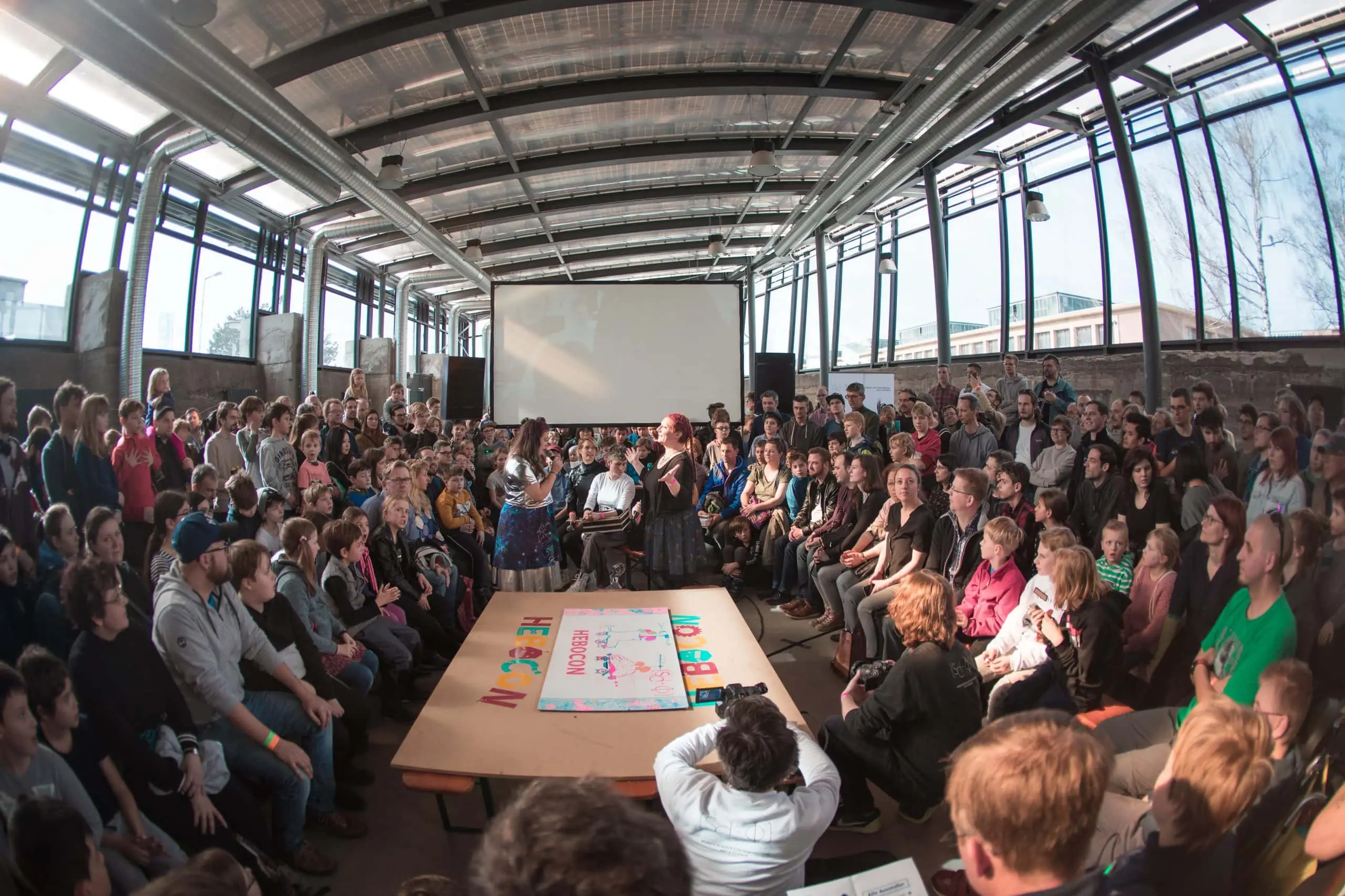 Selbstgebauter Roboter beim Hebocon-Wettkampf auf der Make Munich