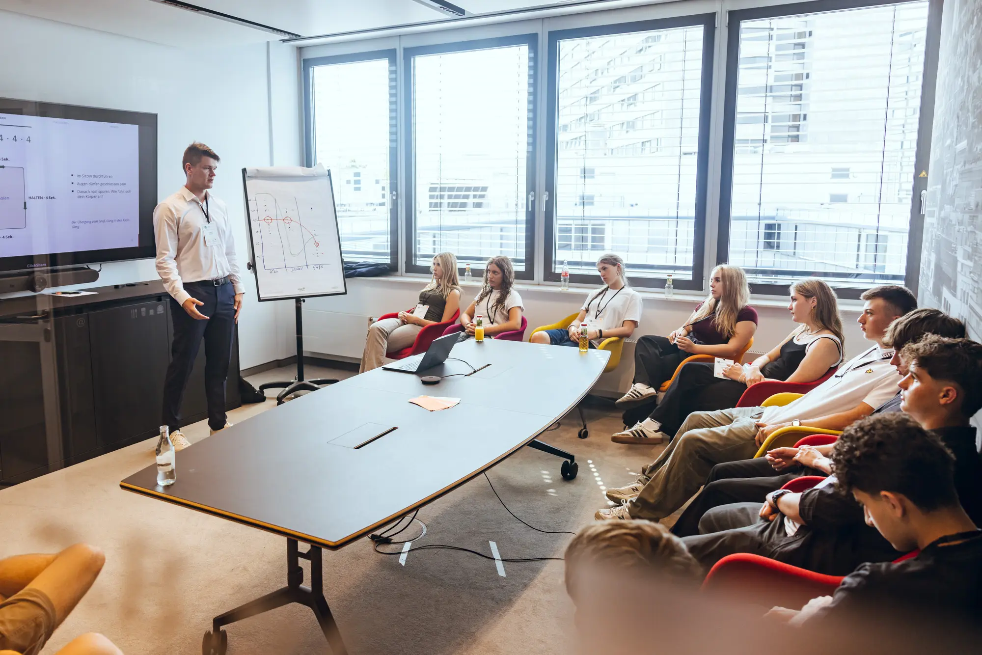 Workshopraum mit Teilnehmenden beim Regio.Summit! 2026 in Stuttgart